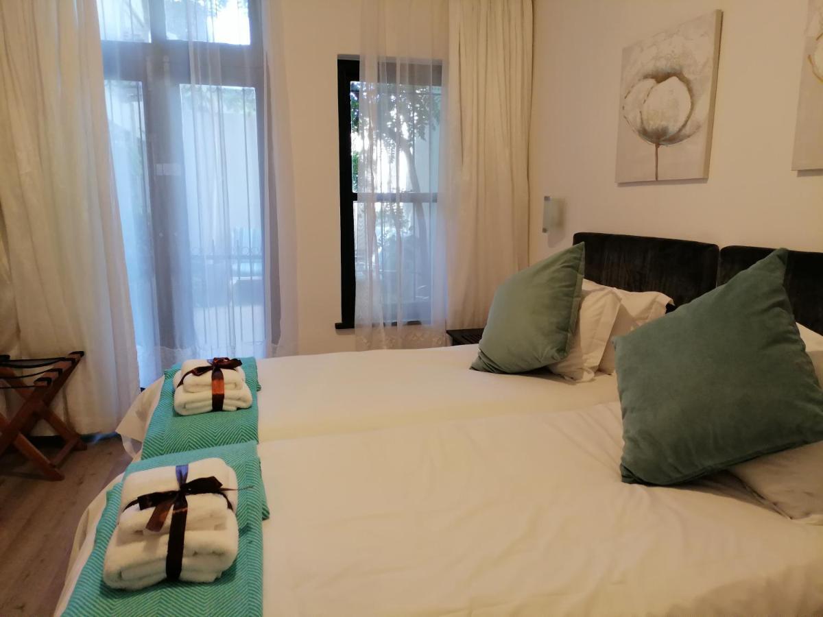 קייפטאון Point B Guest House -Sustainable Solar Energy מראה חיצוני תמונה