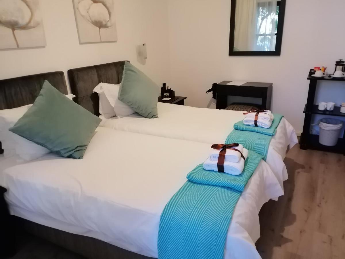 קייפטאון Point B Guest House -Sustainable Solar Energy מראה חיצוני תמונה