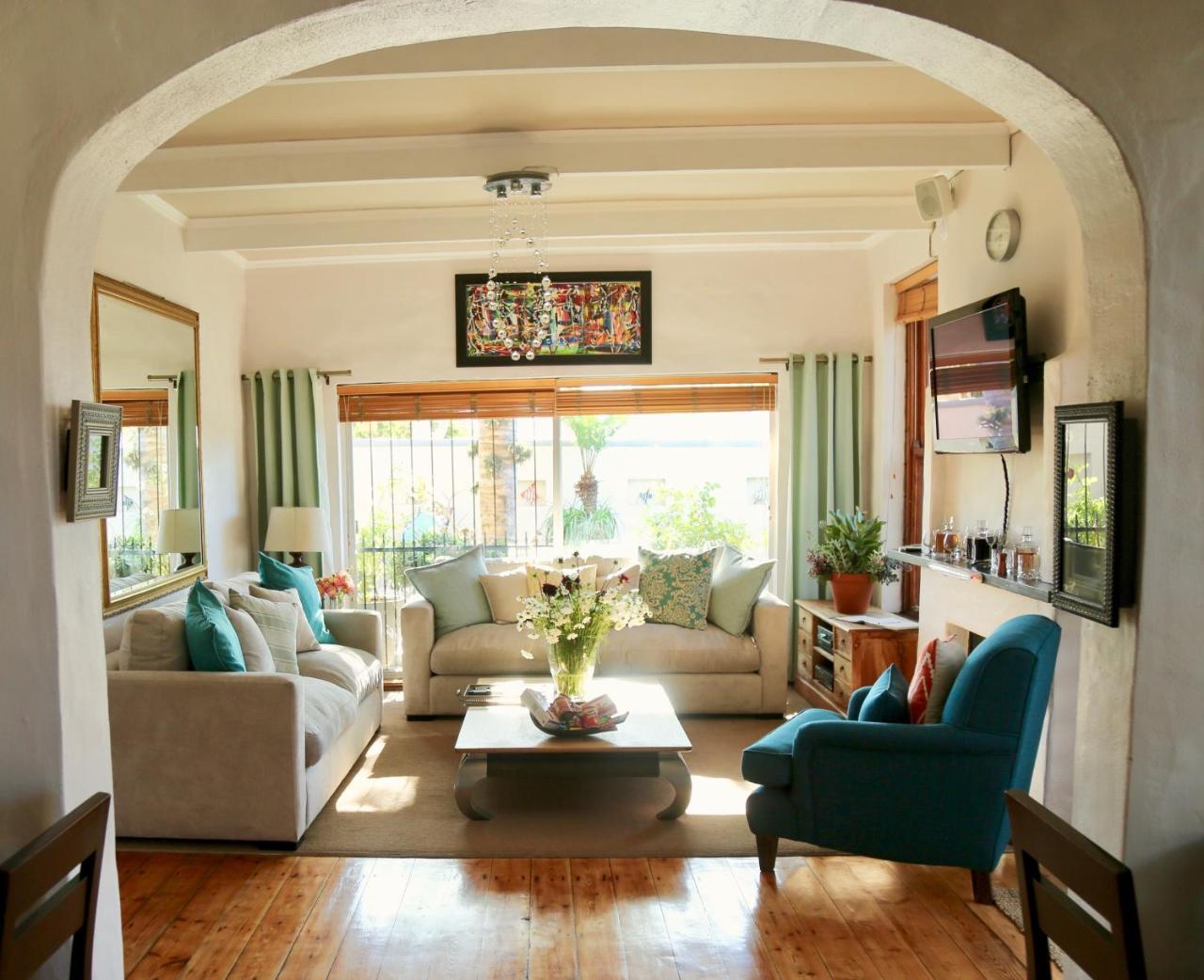 קייפטאון Point B Guest House -Sustainable Solar Energy מראה חיצוני תמונה