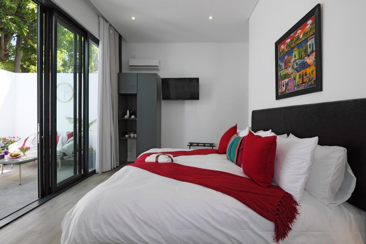 קייפטאון Point B Guest House -Sustainable Solar Energy מראה חיצוני תמונה